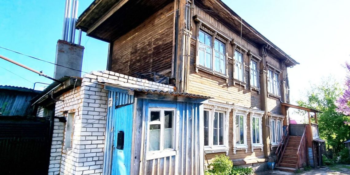 Ульяновская мэрия тормозила переезд людей из разрушающегося дома на улице Мира в центре города