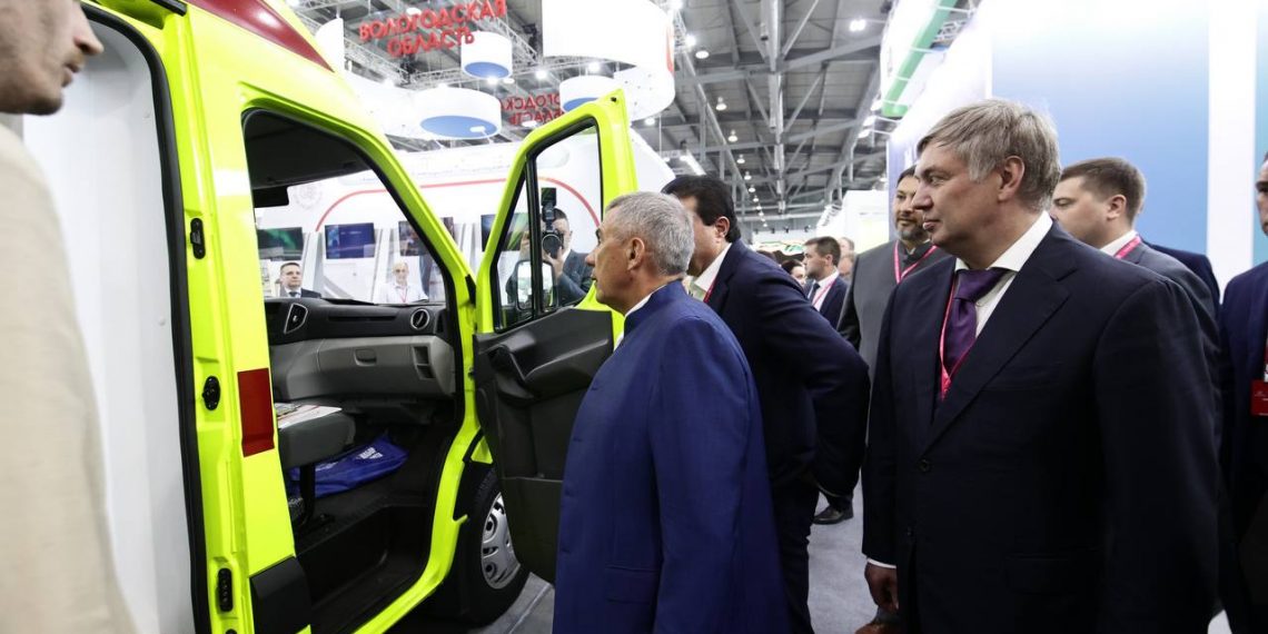 Русских и Минниханов договорились о совместном выпуске реанимобилей
