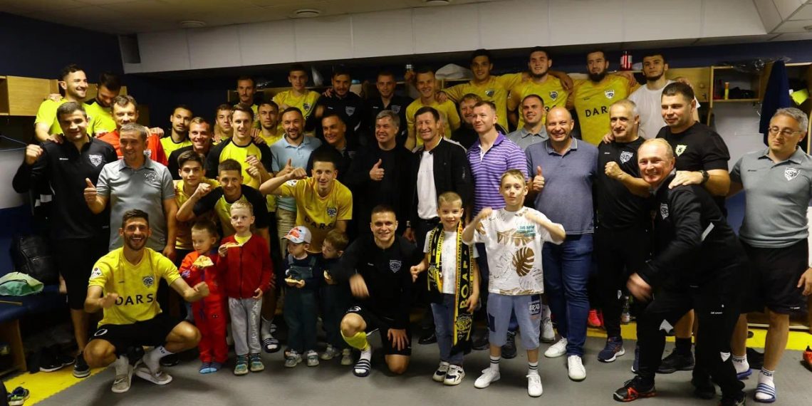 Русских в раздевалке поздравил футболистов ульяновской «Волги» с победой