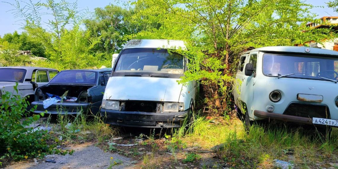 Мэр Болдакин показал кладбище брошенных автомобилей в Ульяновске