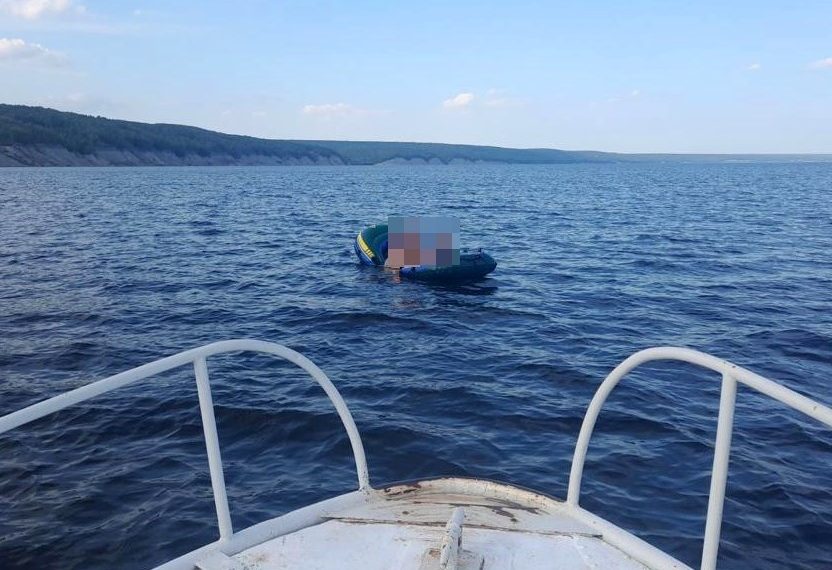 Двое мужчин на резиновой лодке едва не утонули у санатория «Дубки» под Ульяновском