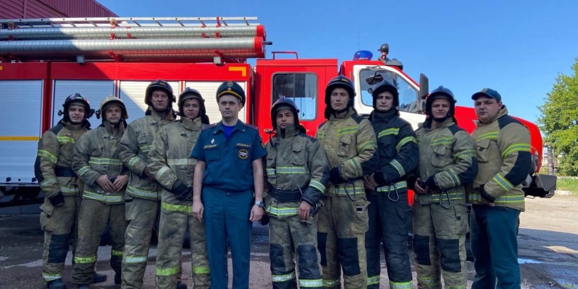 Утром 15 июля на пожаре в Ульяновске спасли троих детей и мужчину