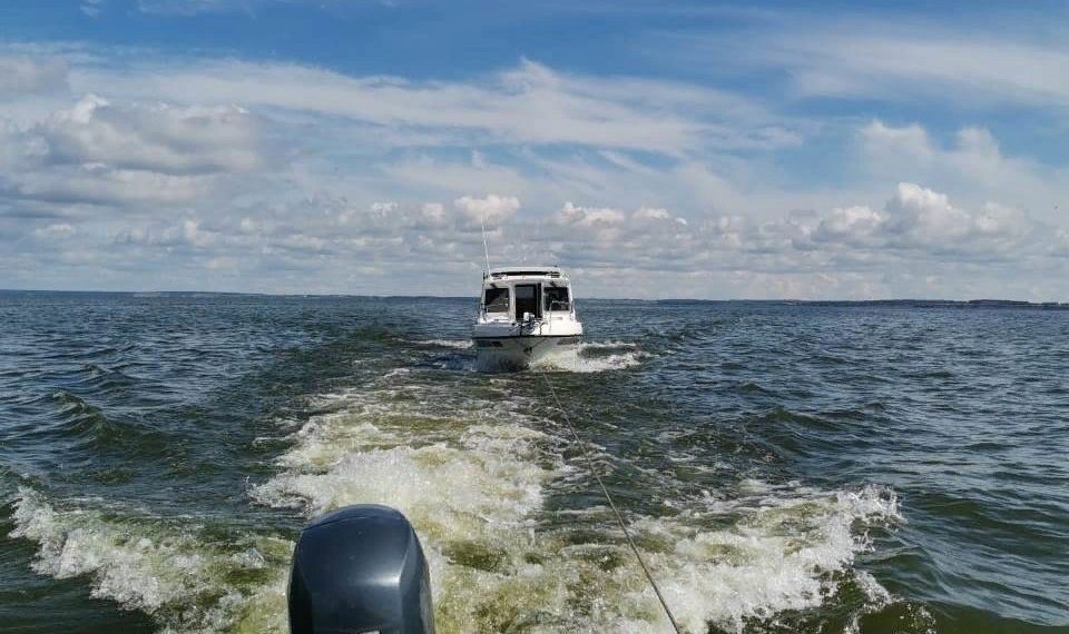 На Волге под Ульяновском спасли рыбаков, у которых сломался лодочный мотор