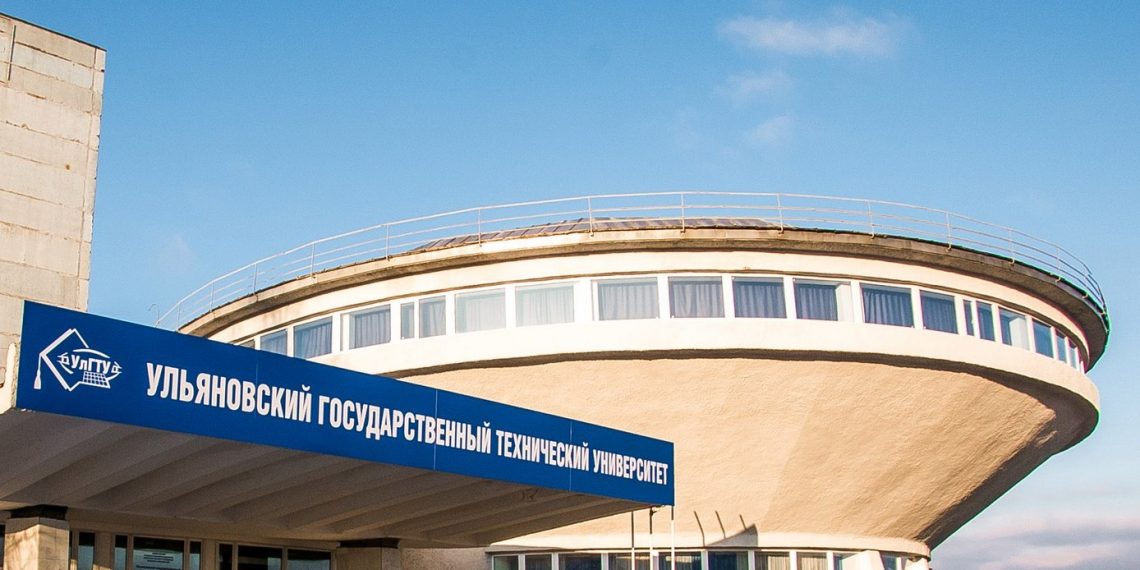 Обновление входной группы лицея при УлГТУ зако6чат в конце августа