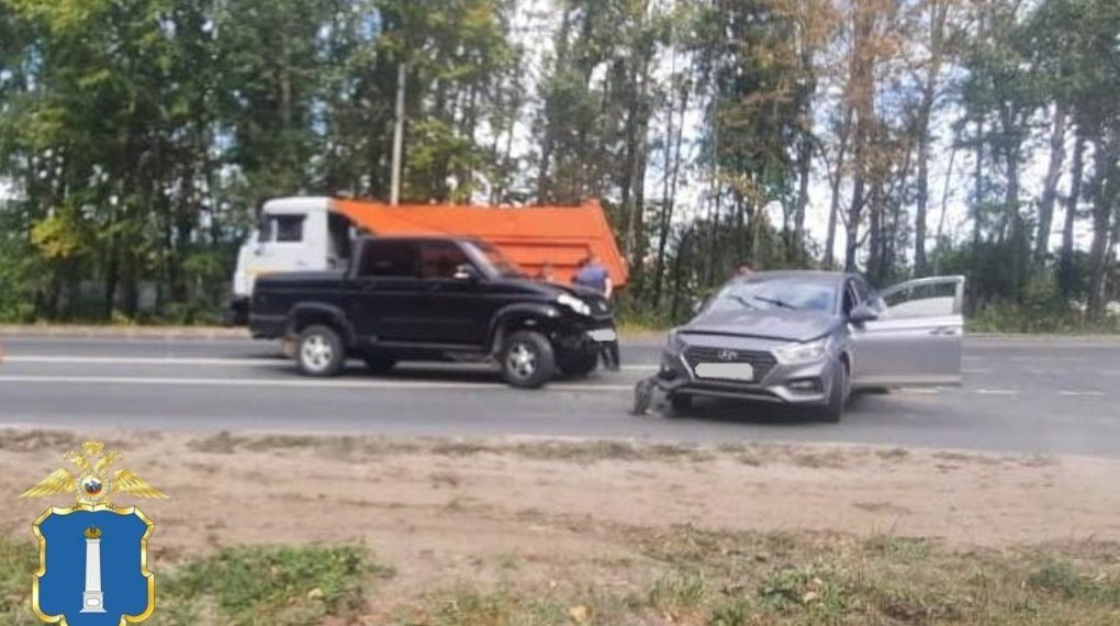 В тройном ДТП на севере Ульяновска пострадали два человека