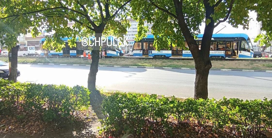 Движение в Засвияжском районе Ульяновска парализовано