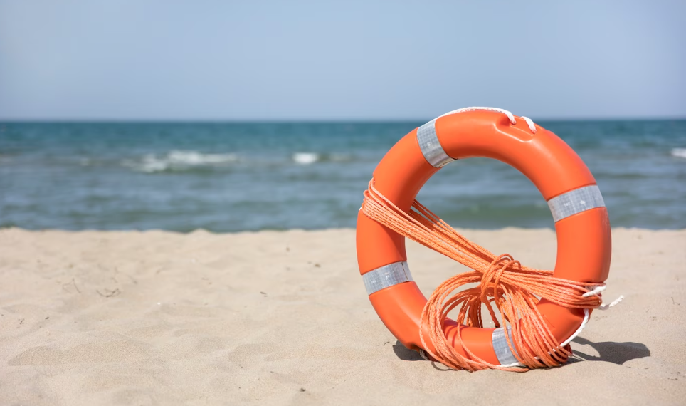 На центральном пляже Ульяновска спасатели не дали утонуть 28-летнему мужчине