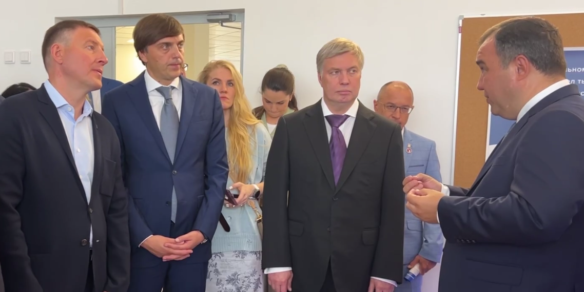 Ядерный лицей в Димитровграде открыл министр просвещения РФ Сергей Кравцов