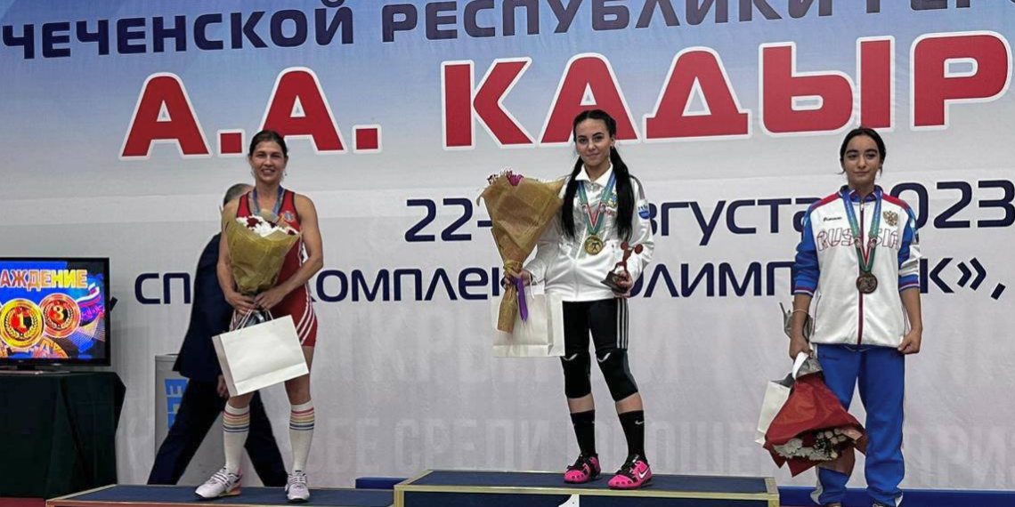 Ульяновские штангисты Екатерина и Олег Лаптевы завоевали медали Всероссийского турнира