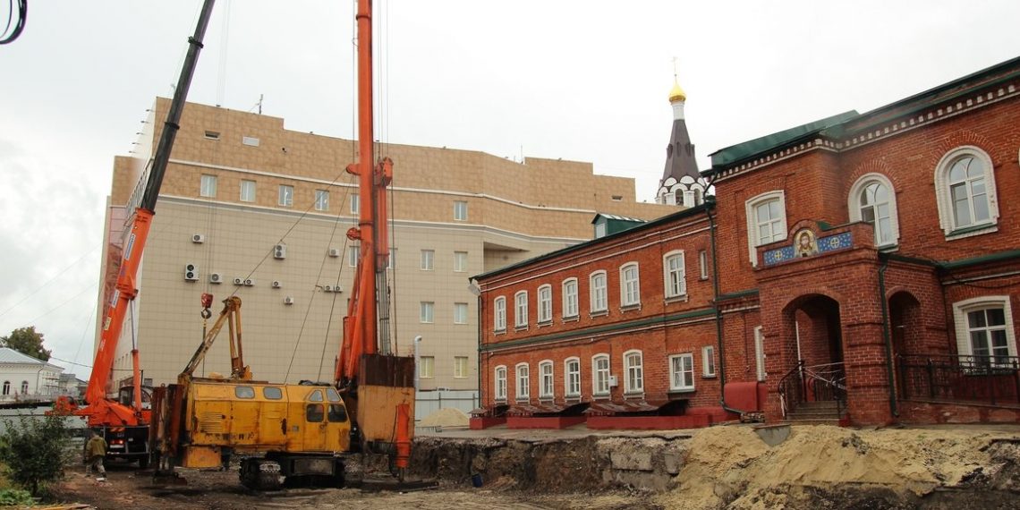 В женском Спасском монастыре в Ульяновске начали строить кельи для монахинь