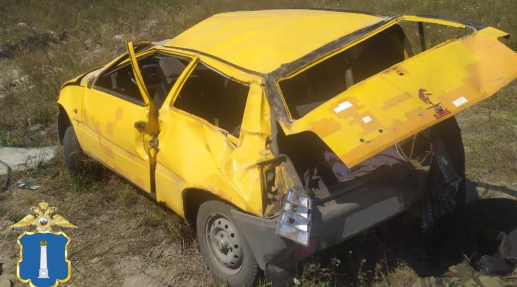 «Ока» улетела с трассы в кювет под Ульяновском, два человека – в больнице