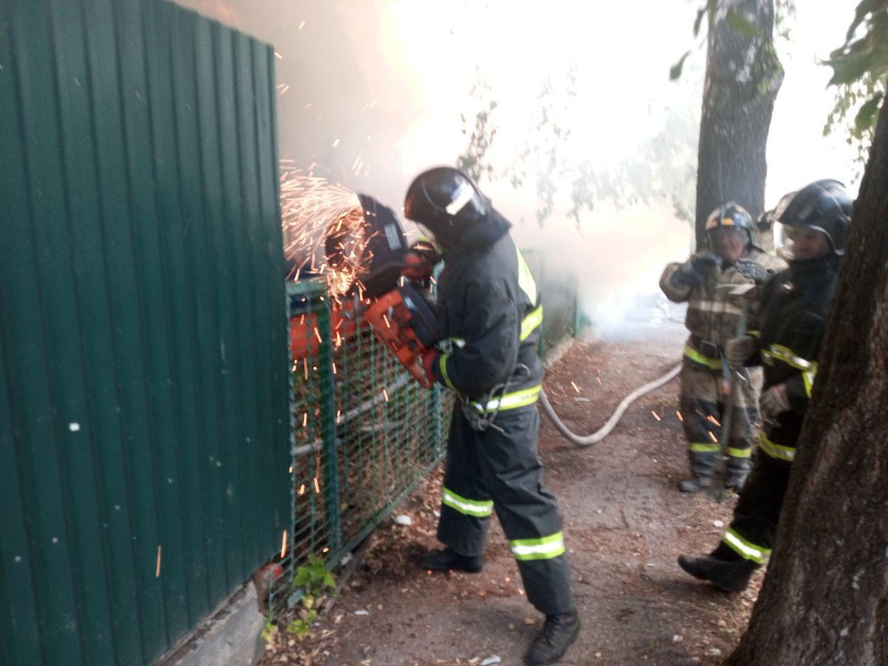 Пожар на Розы Люксембург в Ульяновске тушили 62 человека - Ульяновск