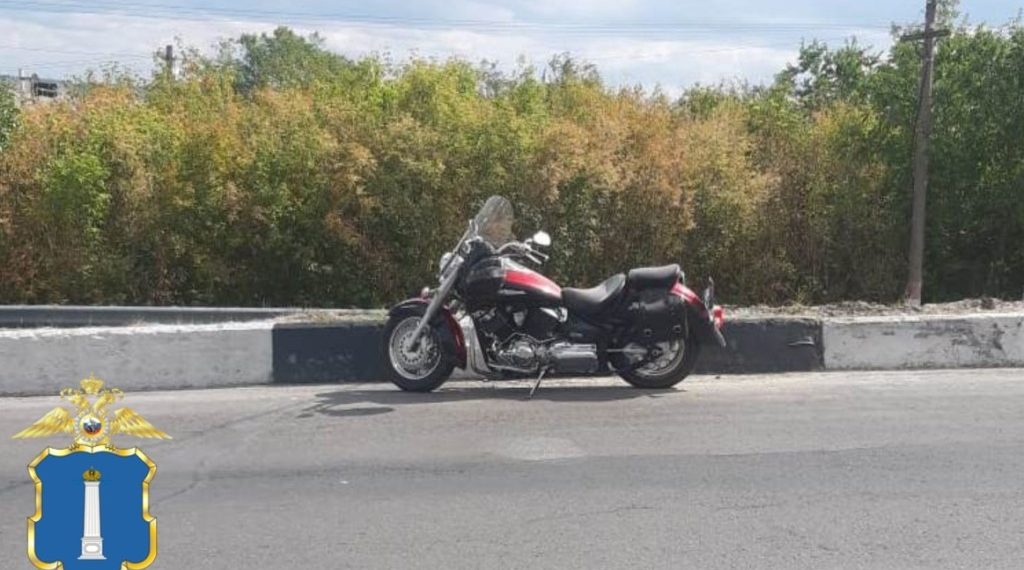 На легковой «восьмёрке» в Ульяновске разбился мотоциклист