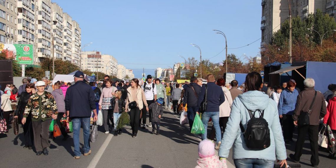 Сельхозярмарку 30 сентября на проспекте Ульяновском посетили 14 700 человек