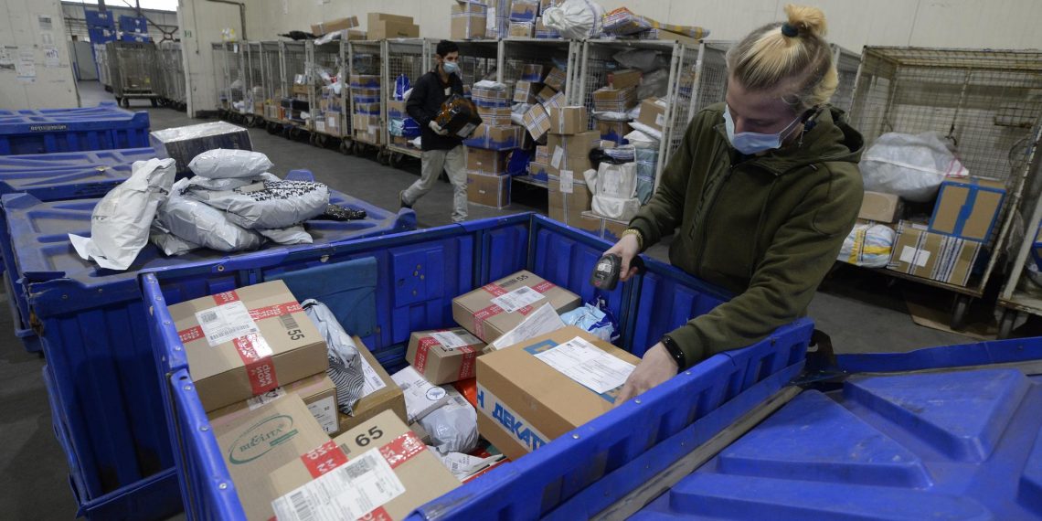 Более трёхсот посылок бесплатно отправили ульяновцы в зону СВО с 1 мая 2023 года