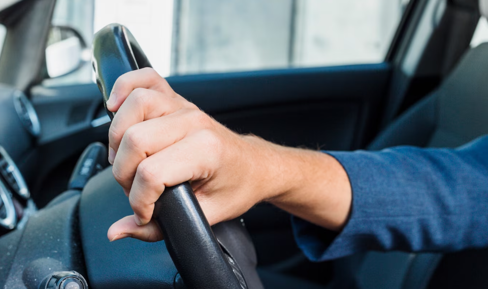 Ульяновская прокуратура добилась лишения водительских прав двадцати алкоголиков и наркоманов