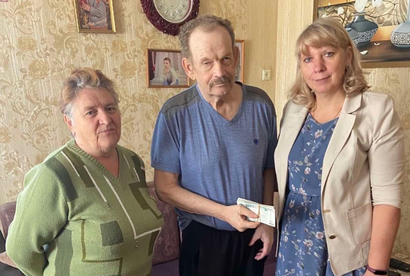 Семья пенсионеров из Новоспасского района Ульяновской области передала 100 тысяч рублей бойцам СВО