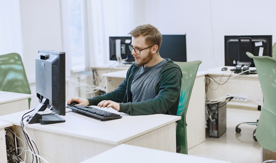 Обнародованы сентябрьские вакансии Ульяновска с зарплатой от 90 000 до 150 000 рублей