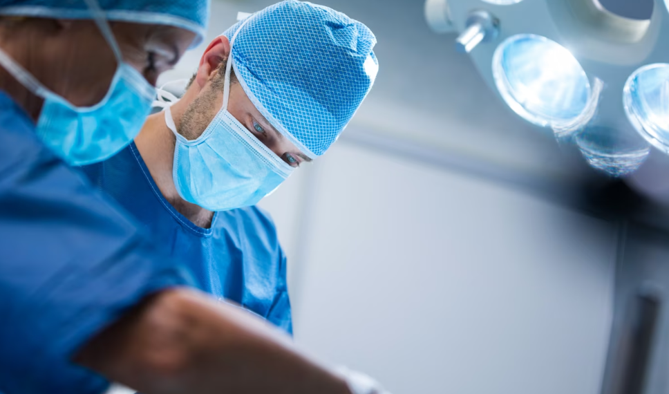 Перенесшего инфаркт 68-летнего мужчину ульяновские хирурги вытащили с того света при помощи «заплатки»