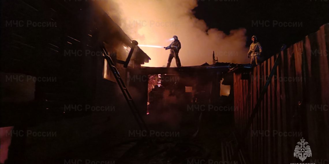 В ночь на 30 сентября три жилых дома загорелись в Барышском районе Ульяновской области