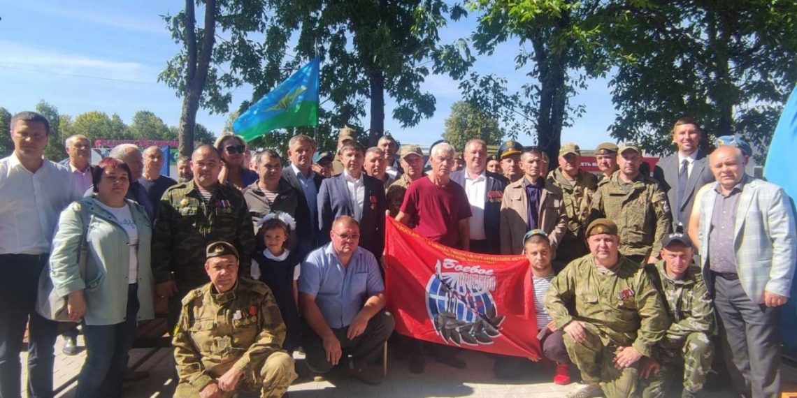 Две стелы – Росгвардии и ВДВ – открыли 1 сентября в Ишеевке