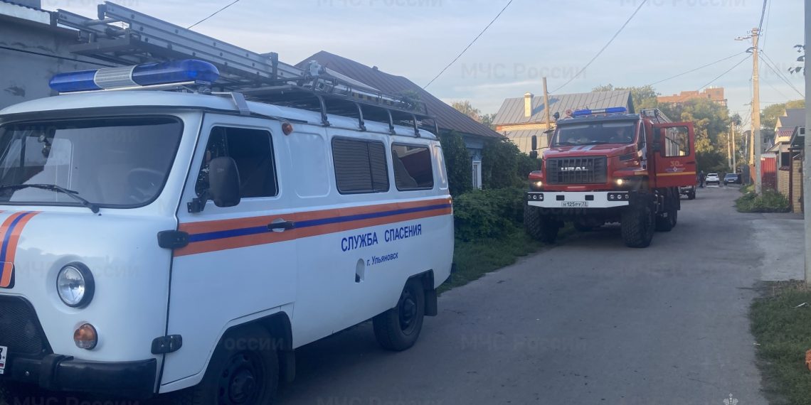 В жилом доме на улице Расковой в Ульяновске обрушился потолок