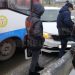 На скользком Московском шоссе в Ульяновске столкнулись маршрутка и легковушка