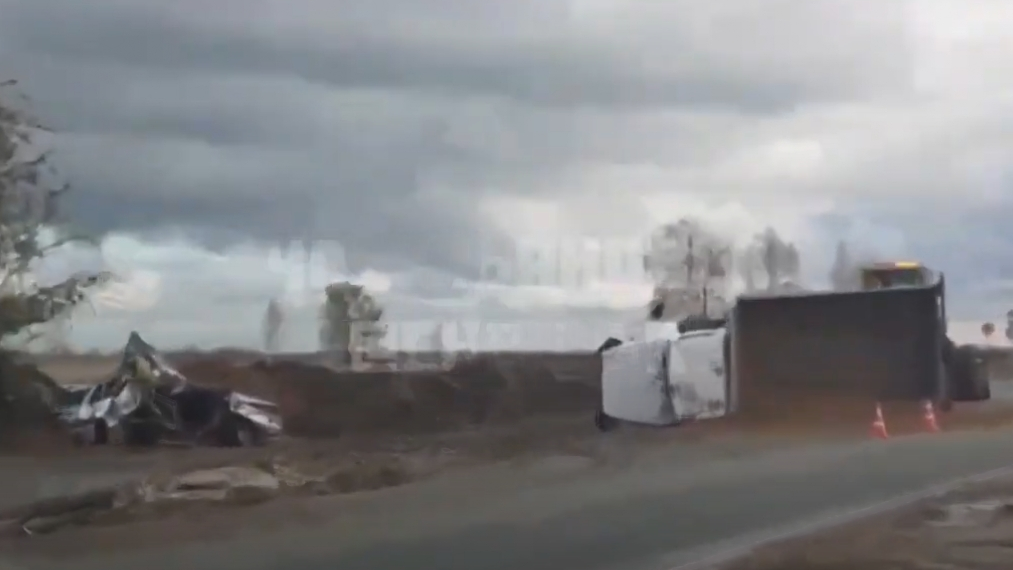 72-летний водитель «пятнашки» пострадал в жёстком столкновении с ГАЗом под Мирным