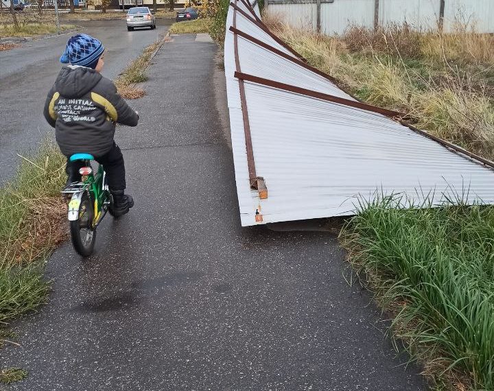 В Ульяновске забор на улице Ливанова опасен для детей