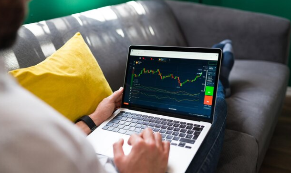 Ульяновцы всё чаще теряют деньги на липовых инвестициях в интернете