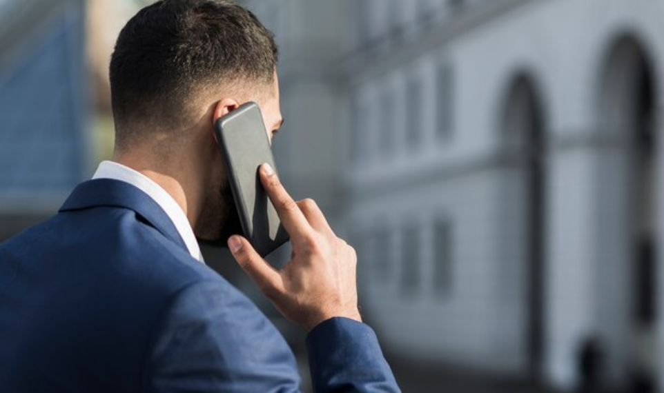 Злоумышленники от имени госуслуг заставили ульяновца купить смартфон и взять кредит