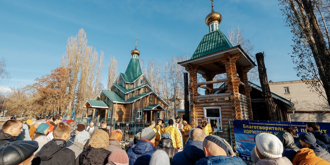 Владыка Лонгин освятил колокольню храма при наркологической больнице в Ульяновске