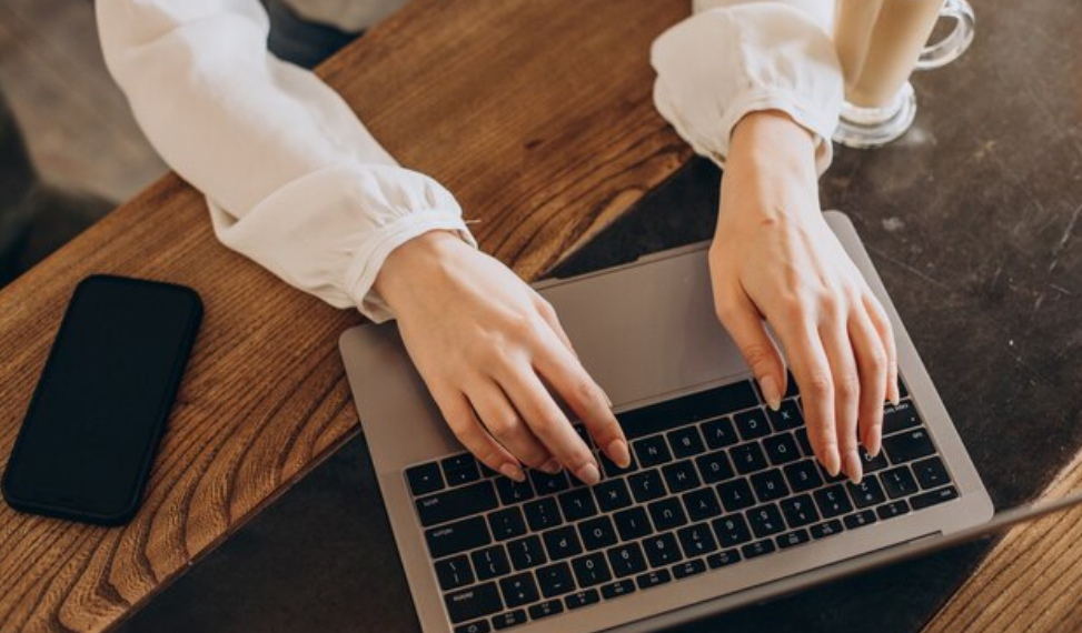 Жительница Ульяновска повысила рейтинг мошенников за свой счёт