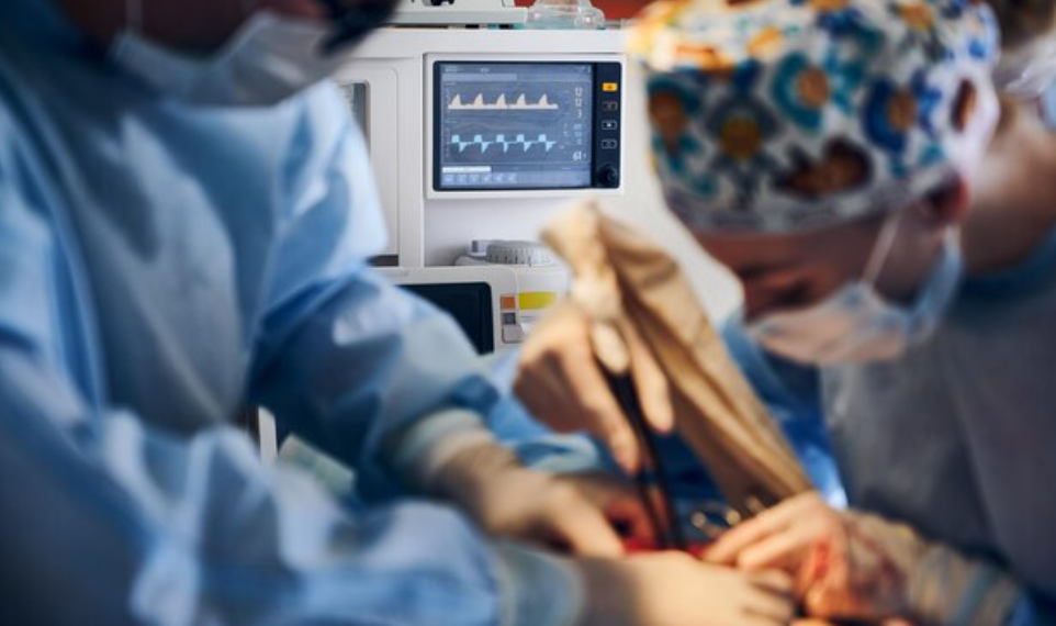 Ульяновские врачи спасли жизнь раненому бойцу СВО