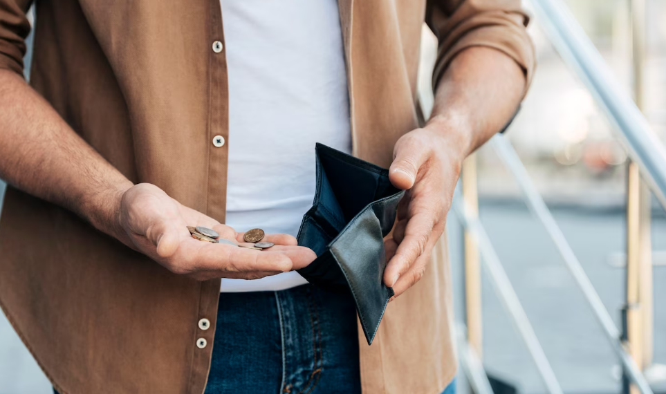 Дать в долг до зарплаты готов каждый 11-й житель Ульяновска