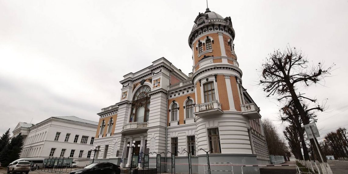 Более 1000 посетителей побывали в Ульяновском художественном музее после реставрации