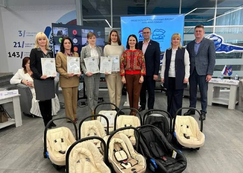 Автолюльки для младенцев передали роддомам Ульяновской области