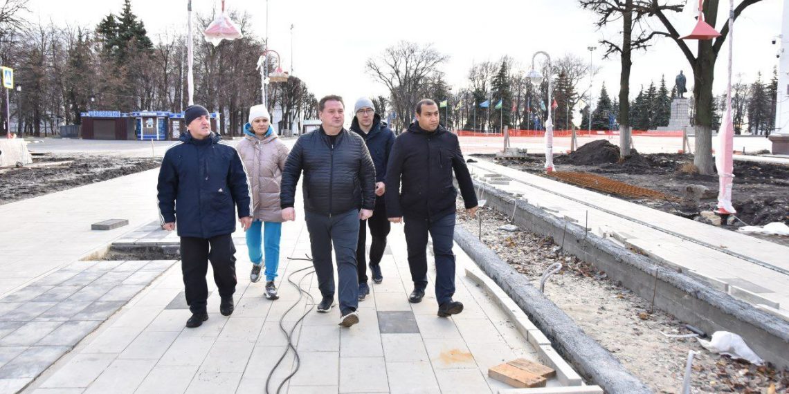 Театральный сквер в Ульяновске приобретает законченный вид