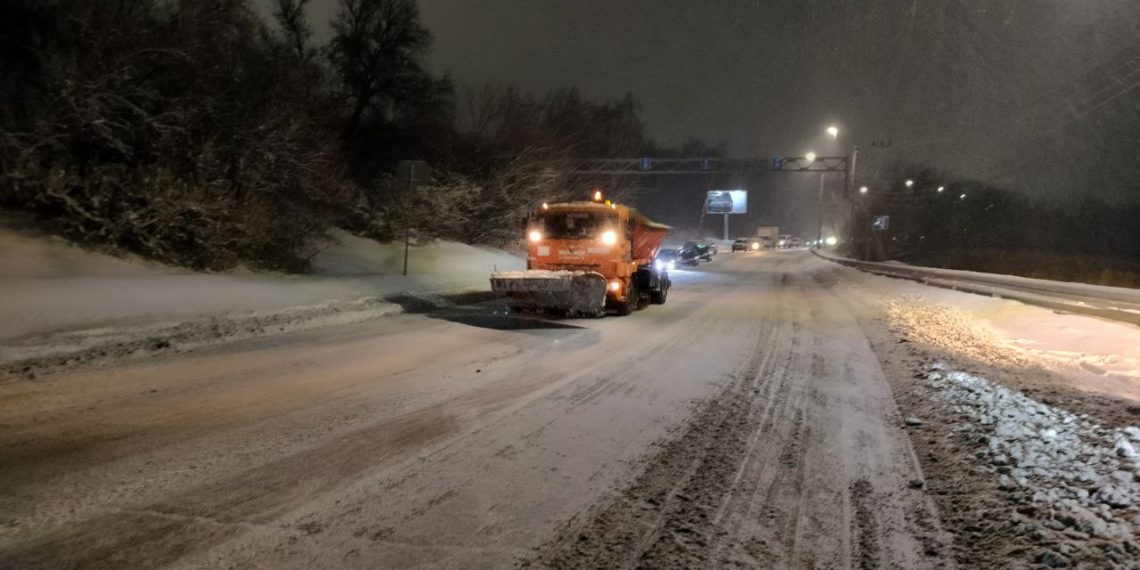Мэр проехал по заснеженному Ульяновску и решил выдать предписания управляющим компаниям