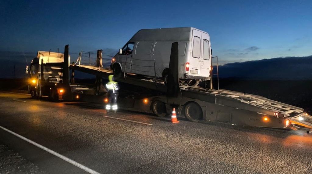Ульяновские гаишники помогли водителям на трассах в дни жуткого снегопада