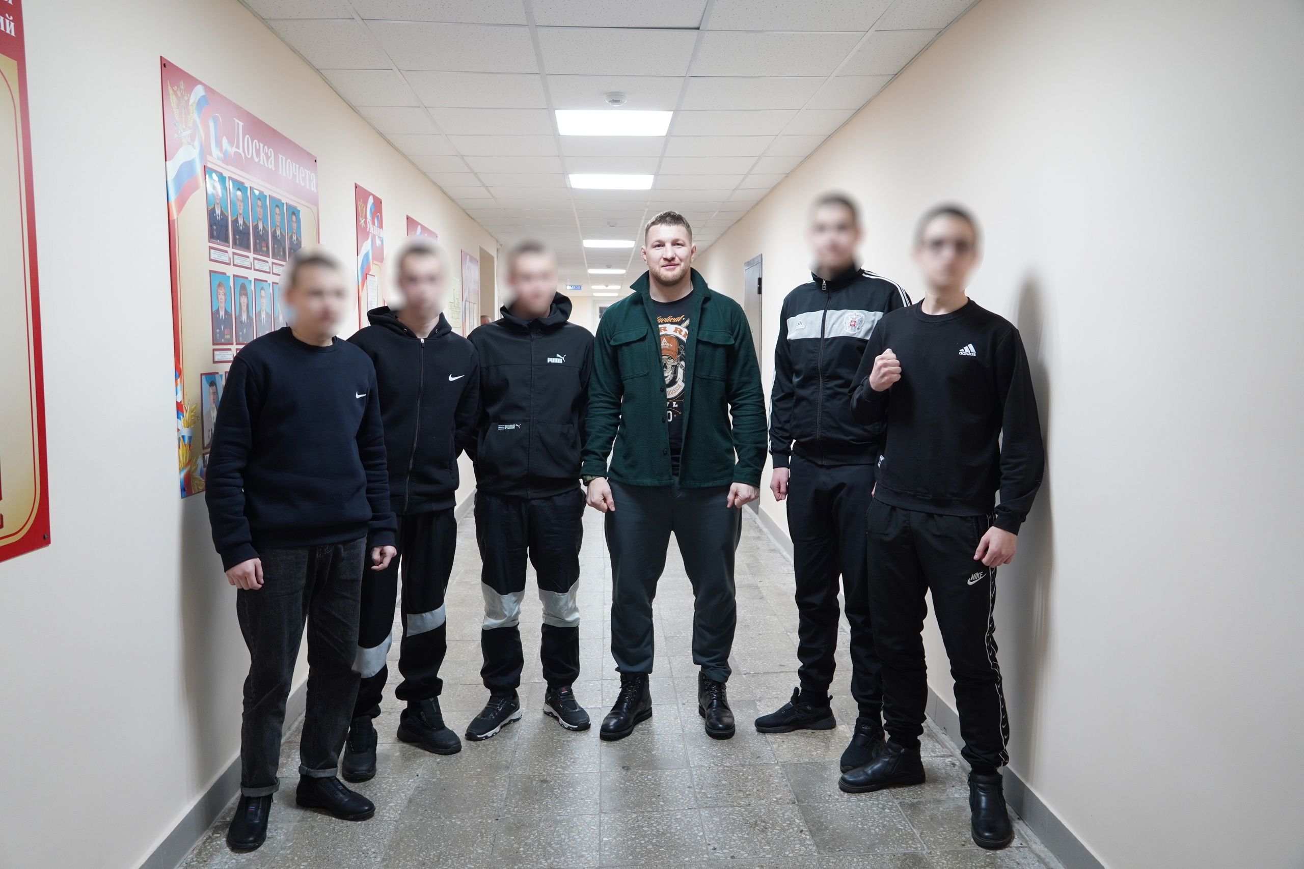Боец ММА Владимир Минеев пообщался с подростками в ульяновском СИЗО -  Ульяновск