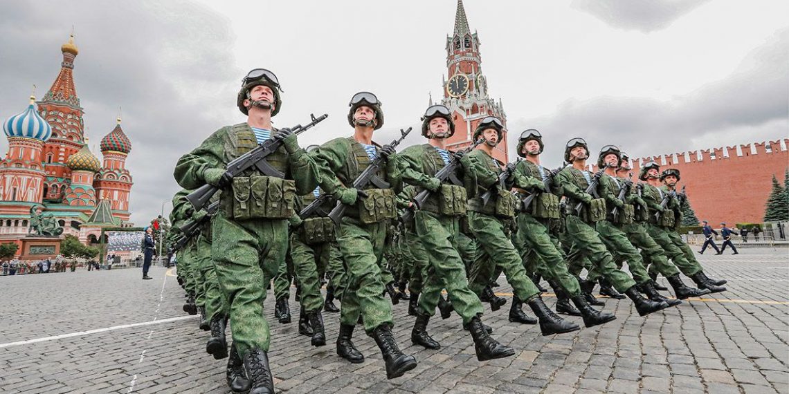 Президент России Владимир Путин увеличил численный состав армии