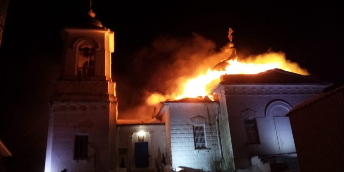 Ночью в Ульяновской области сгорел храм женского монастыря