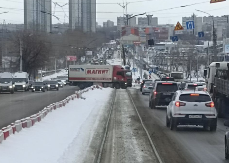 Ульяновские водители самовольно убрали ограждение на Минаевском мосту