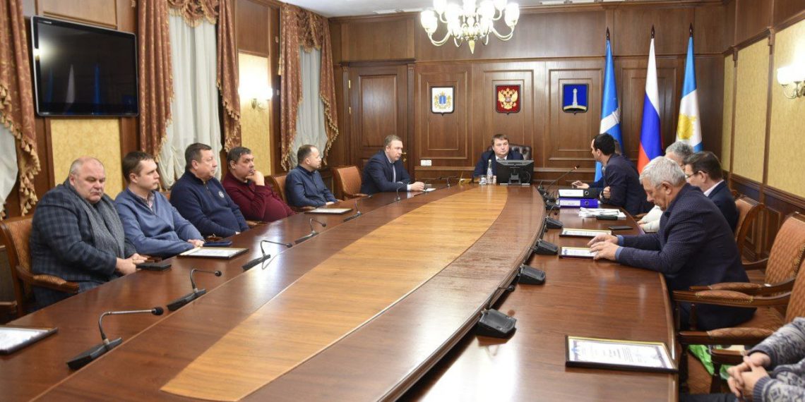 Болдакин заявил ульяновским перевозчикам, что их с рынка никто выдавливать не собирается