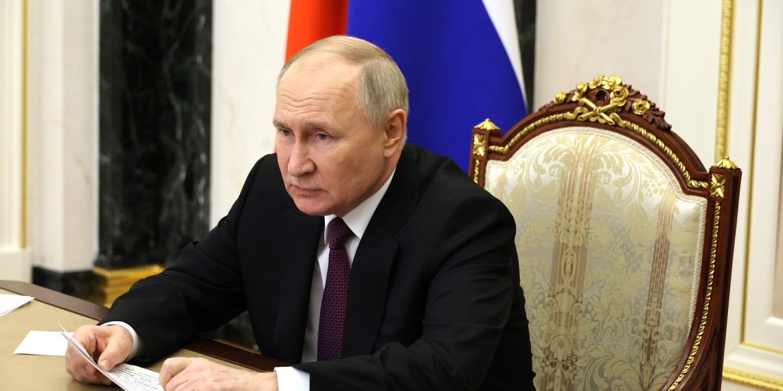 В Ульяновске стартовал сбор подписей в поддержку выдвижения Путина на президентские выборы