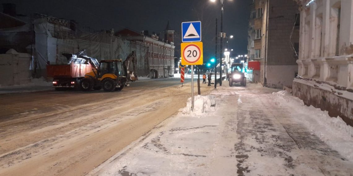 Каждый район Ульяновска дополнительно получит по экскаватору для уборки снега