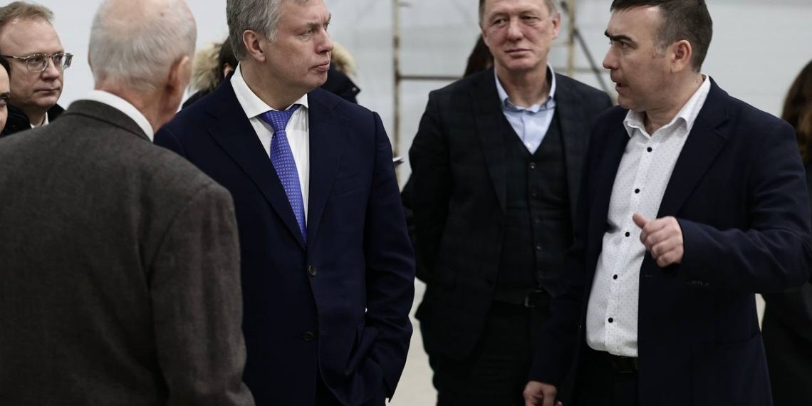 Русских побывал на НИИАР, ДААЗ и «Соснах»