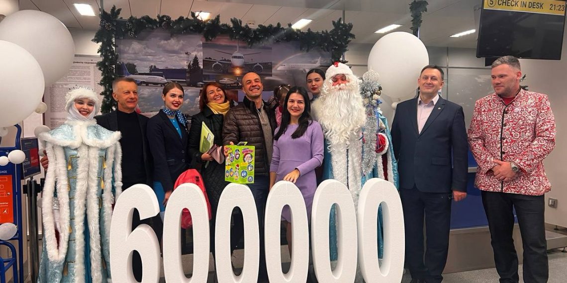 В аэропорту Ульяновска чествовали 600-тысячного пассажира