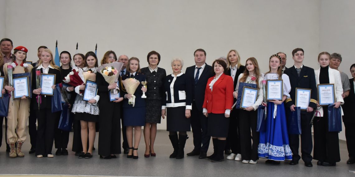 Победителей конкурса «Ученик года» наградил глава Ульяновска